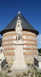 Le Monument aux Morts (Auzouville-Auberbosc)